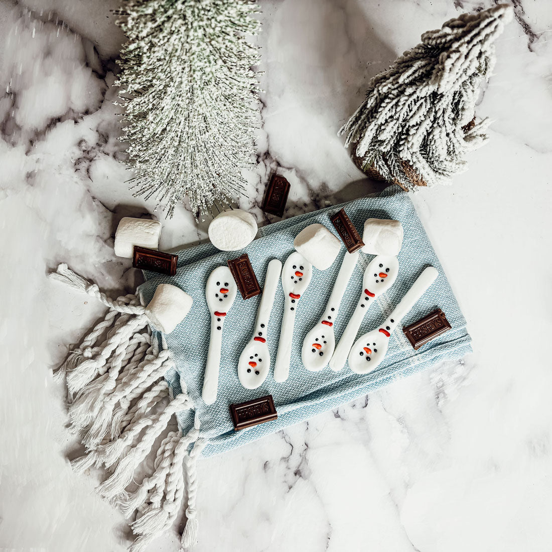 Marshmallow mug topper ideas for christmas
Candy Cane spoons individually wrapped
Edible Christmas gift ideas
Edible Christmas centerpiece