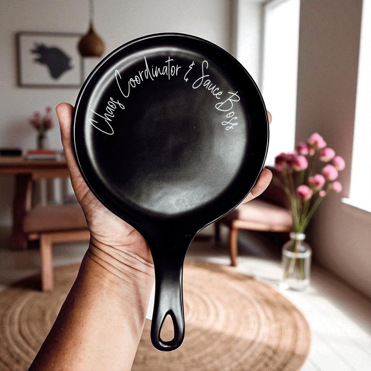 Modern ceramic spoon rest set for home cooks and chaos coordinators
Spoon rest gift for moms, wives, or foodies - white or black ceramic
Funny Handmade Kitchen Gift Ideas
Sauce Boss Kitchen Decorations and Gifts
Chaos Coordinator Gift Ideas Unique
