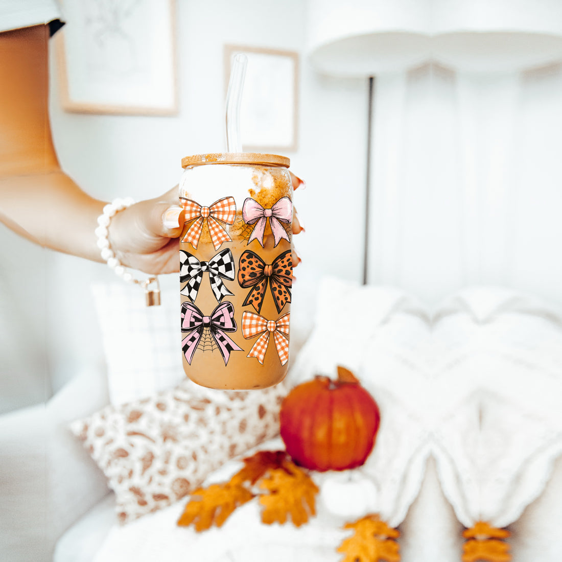 Girly fall gift ideas
Aesthetic autumn drinkware
Bow lover fall tumbler
Romantic fall coffee cup