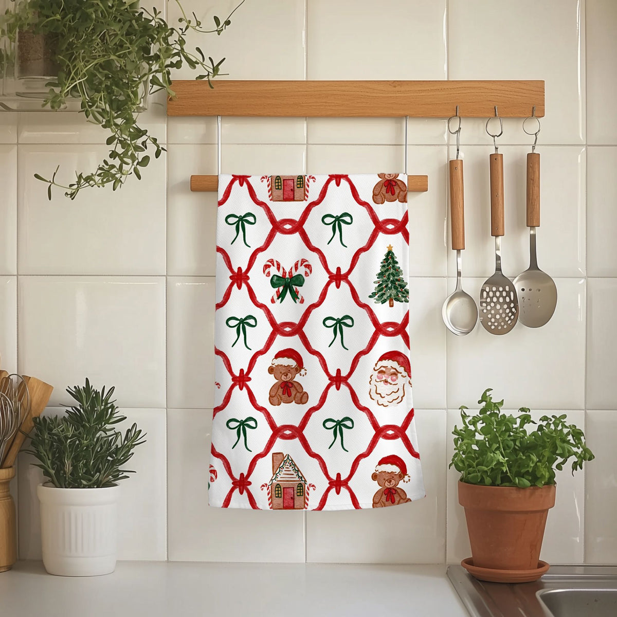 Classic Christmas kitchen styling
Traditional Christmas kitchen essentials
Old fashioned Christmas kitchen decor