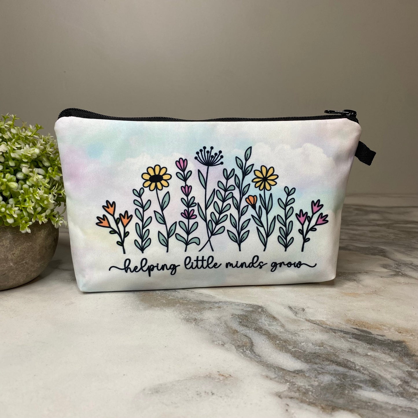 Pouch - Teacher, Helping Little Minds Grow