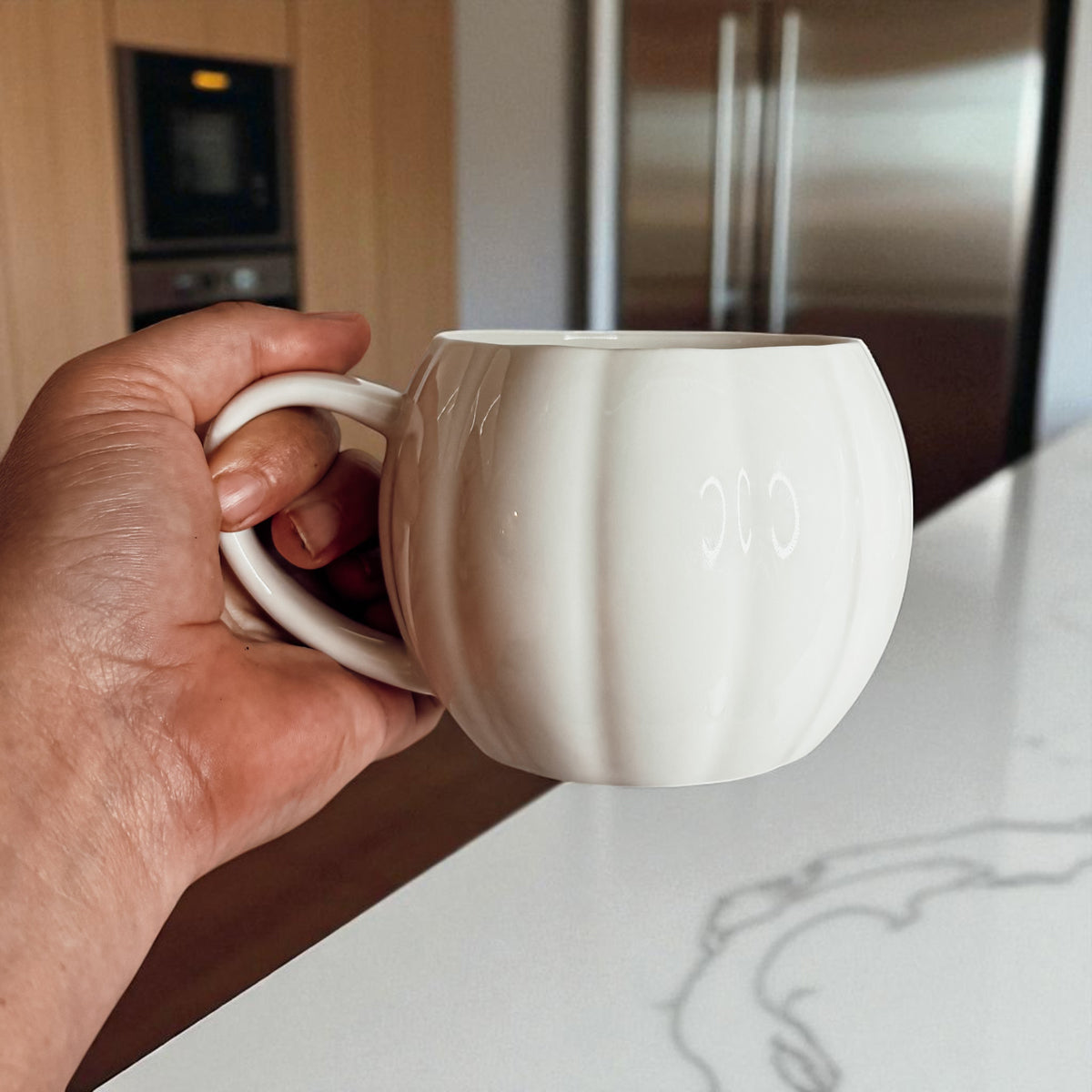 White Ceramic Pumpkin Mug for Fall Coffee and Tea Lovers
Microwave Safe Pumpkin Coffee Mug with Ribbed Design