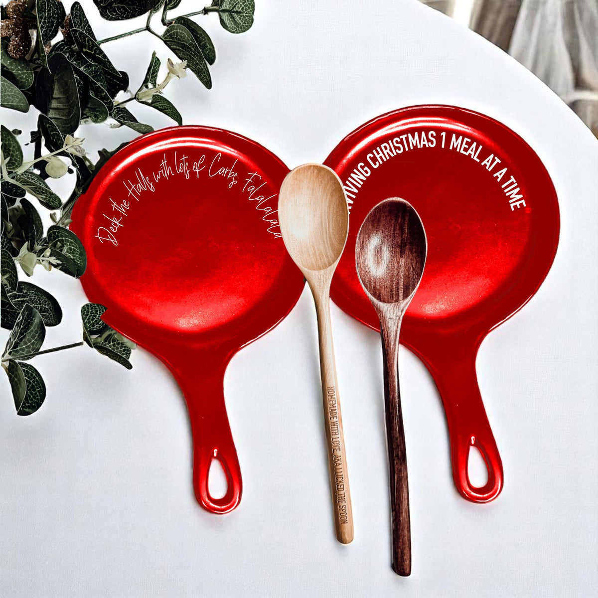 Microwave safe holiday decor
Dishwasher safe Christmas gift
Premium ceramic spoon rest
Quality holiday kitchen tools