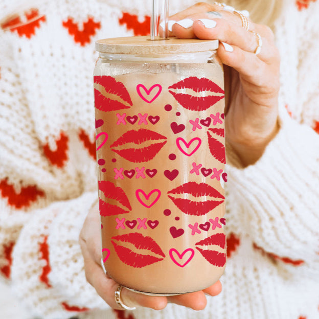 20oz glass cups with red lips and pink XOXO for a playful Valentine’s gift.
Chic 20oz glass tumblers featuring red lips, hearts, and XOXO for Valentine’s.
